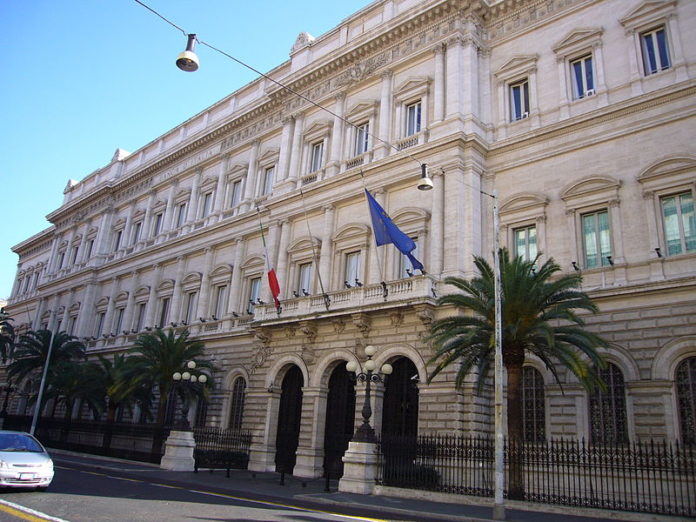 800px-Monti_-_via_Nazionale_Palazzo_Koch_1000117